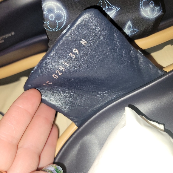 Louis Vuitton By the Pool Sandal Monogram Black Blue Rubber Outsole 39=9US Mule - Picture 14 of 17